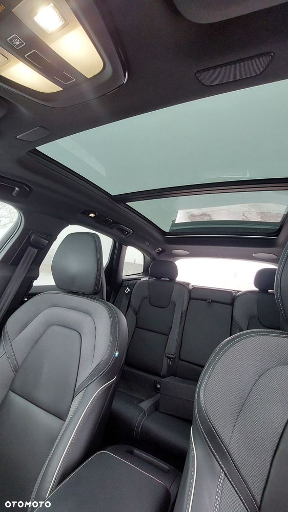 Volvo XC 60 T6 AWD Plug-In Hybrid R-Design - 21