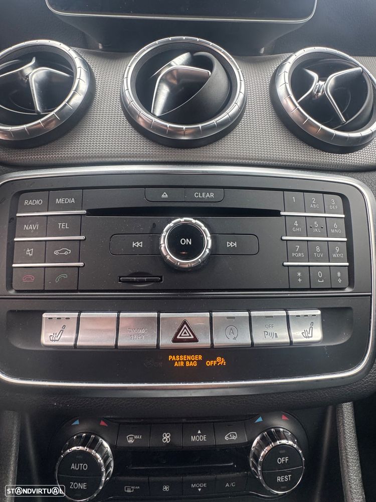 Mercedes-Benz CLA 200 d 7G-DCT Urban - 11