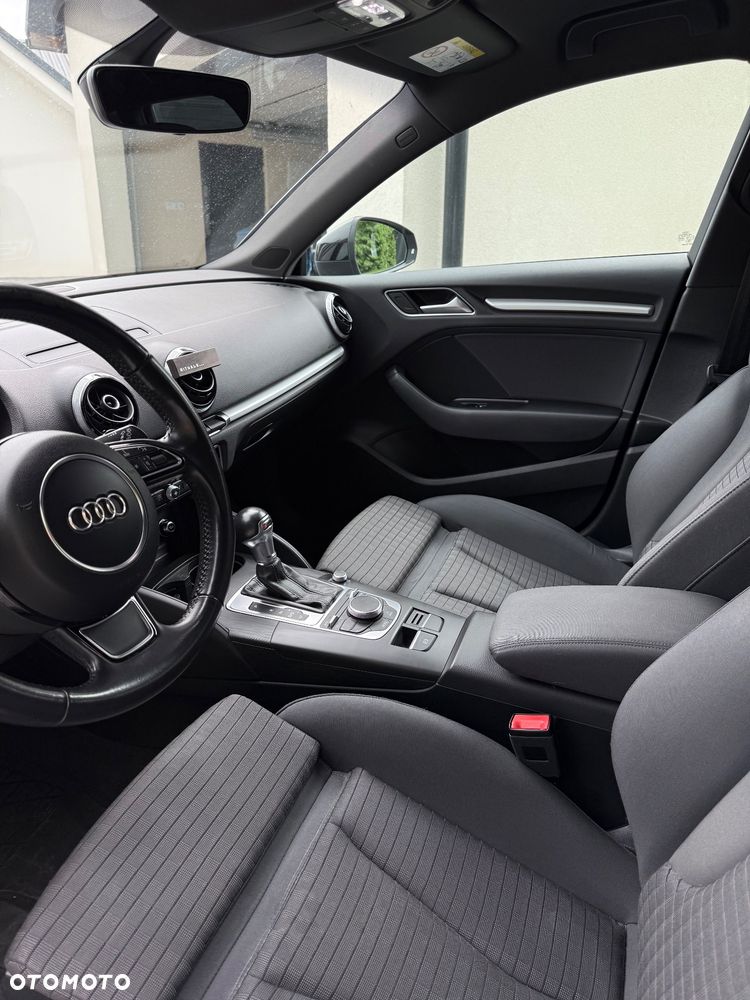 Audi A3 Sportback 2.0 TDI (clean diesel) S tronic Ambiente - 12