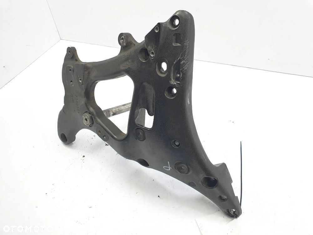 5138129 INDIAN CHIEFTAIN 1800 216 mocowanie silnika prawe - 2