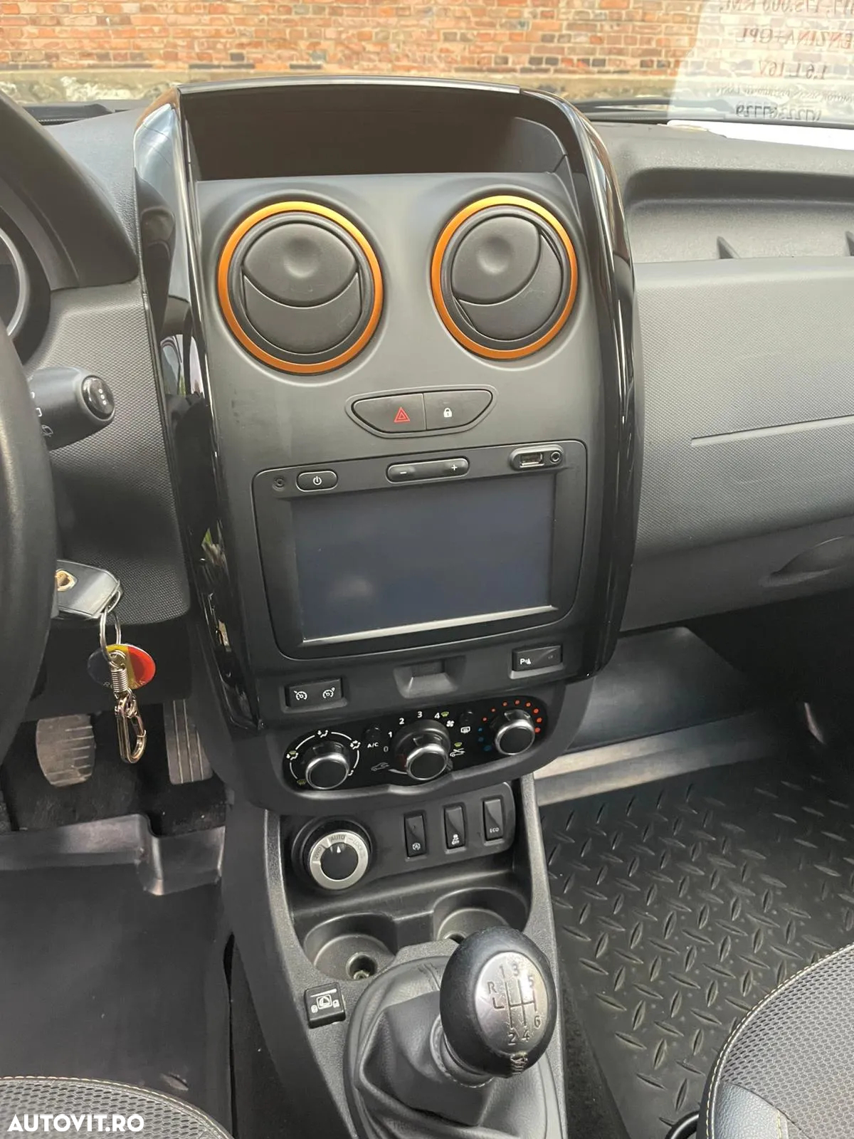 Dacia Duster 1.6 SCe 4WD SL Orange - 2