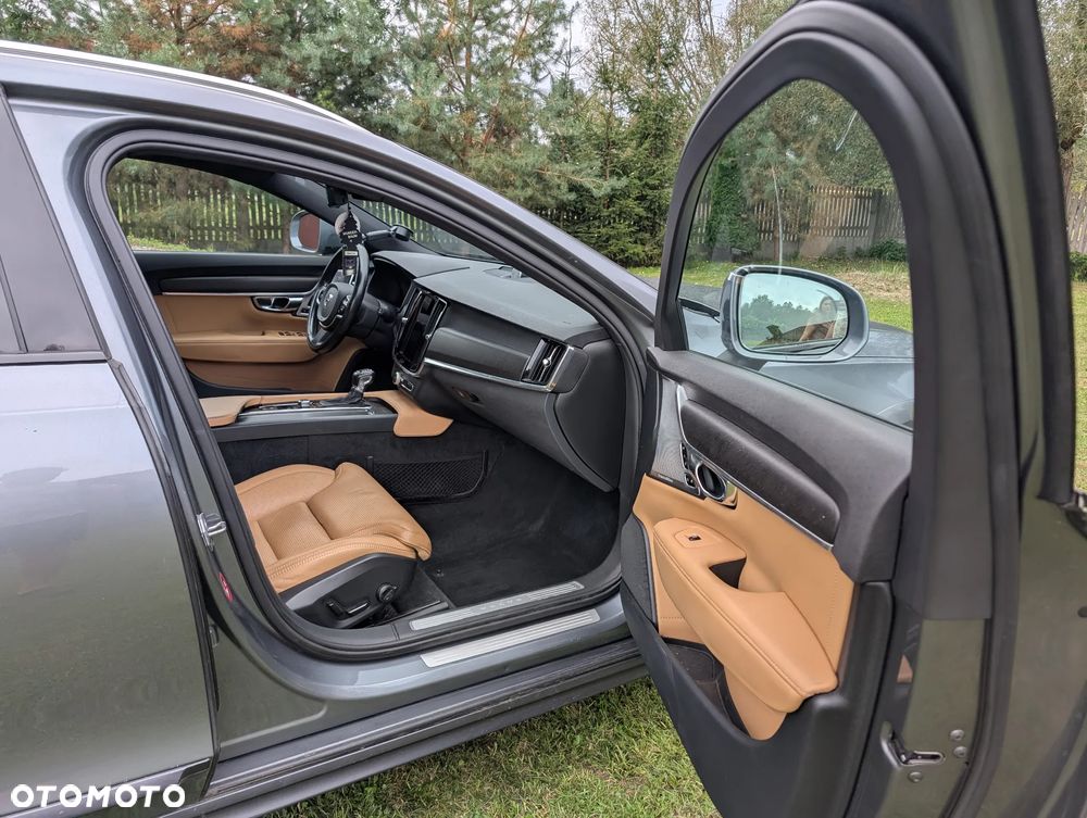 Volvo V90 Cross Country T6 AWD - 17