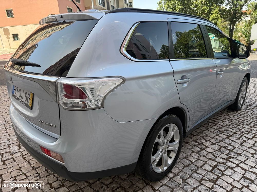 Mitsubishi Outlander 2.2 DI-D Intense - 19
