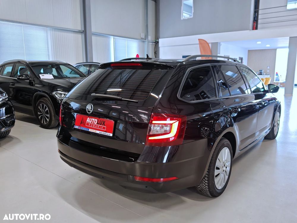 Skoda Octavia 1.6 TDI DSG Ambition - 4