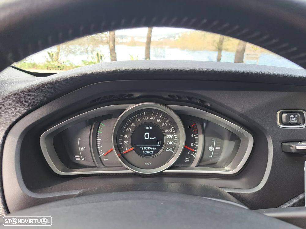 Volvo V40 D2 Kinetic - 22