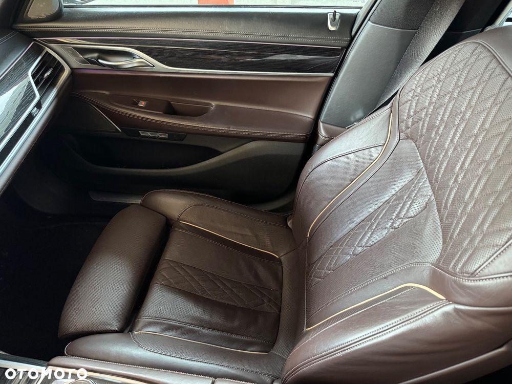 BMW Seria 7 740Li xDrive - 14