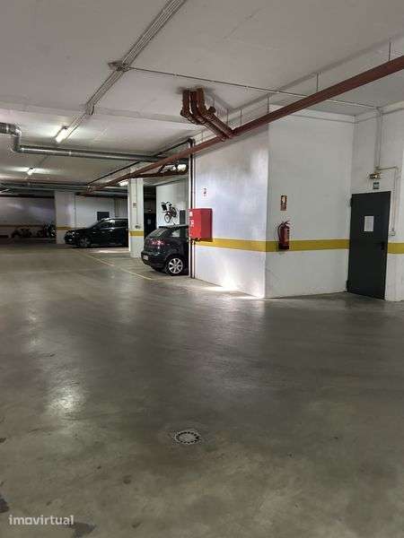 Estacionamento em parqueamento - Grande imagem: 4/5