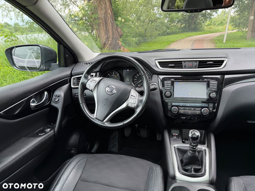Nissan Qashqai 1.6 DCi TEKNA - 16