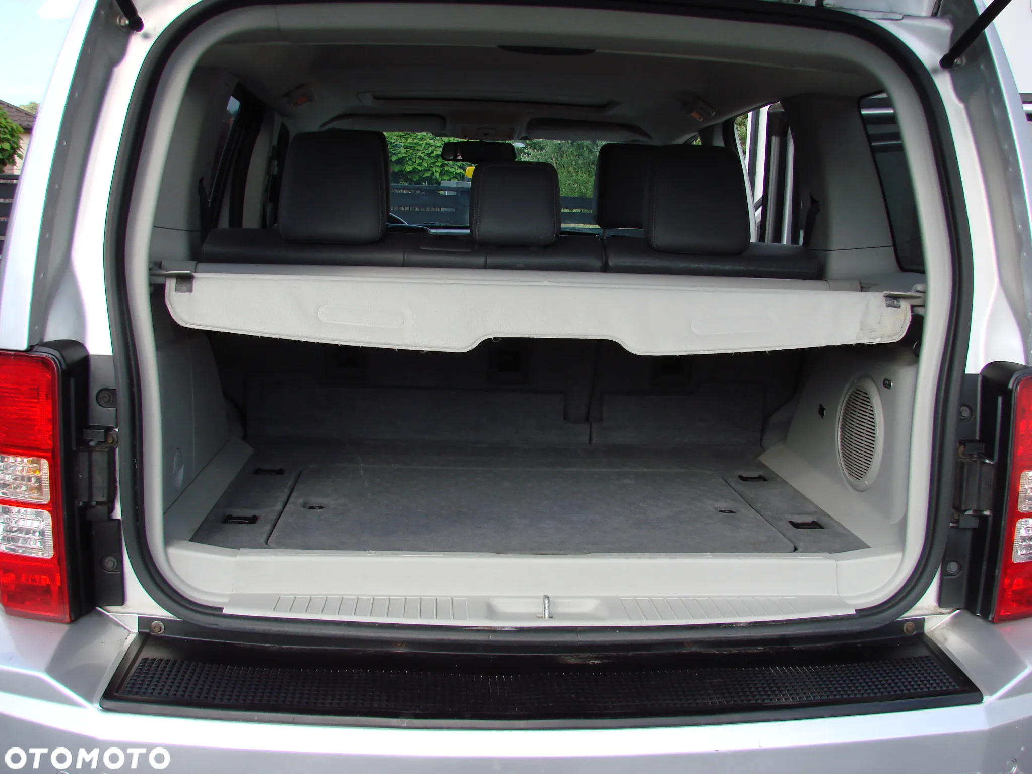 Jeep Cherokee - 23