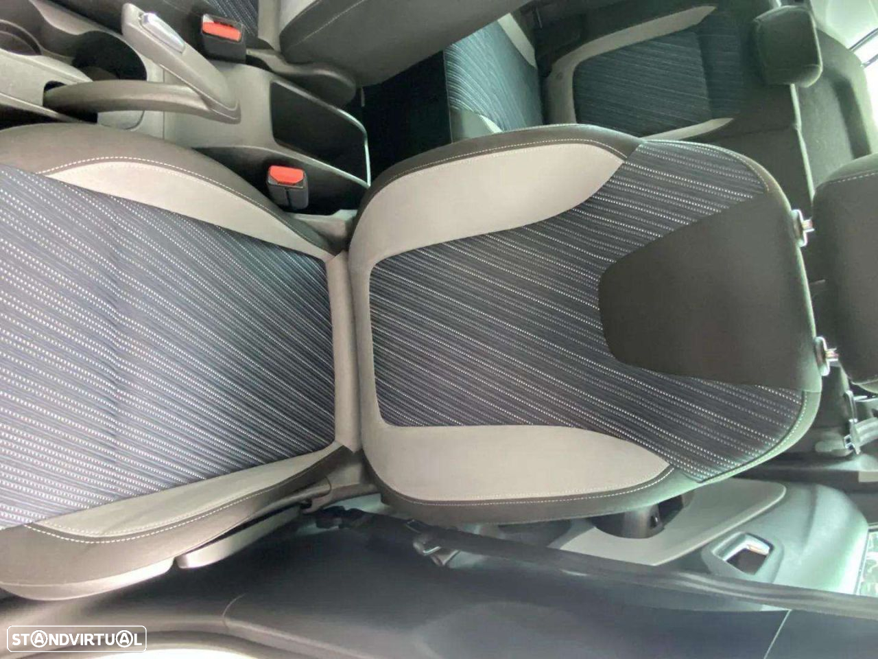 Opel Crossland X - 14