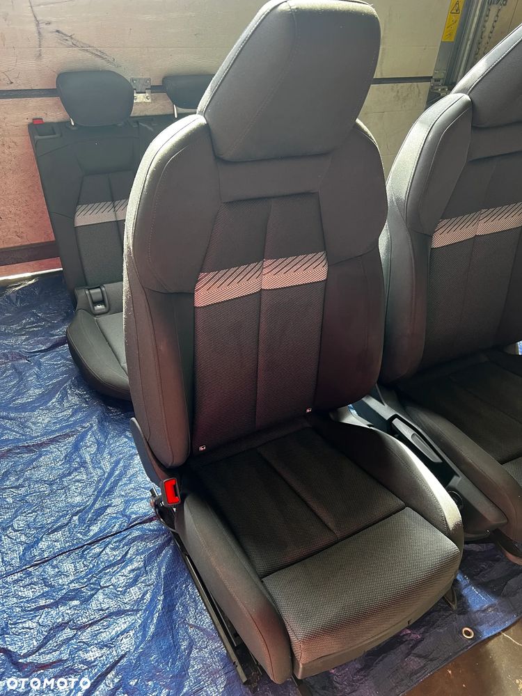 KOMPLET FOTELI FOTELE Q4 SUV ŁADNE - 3