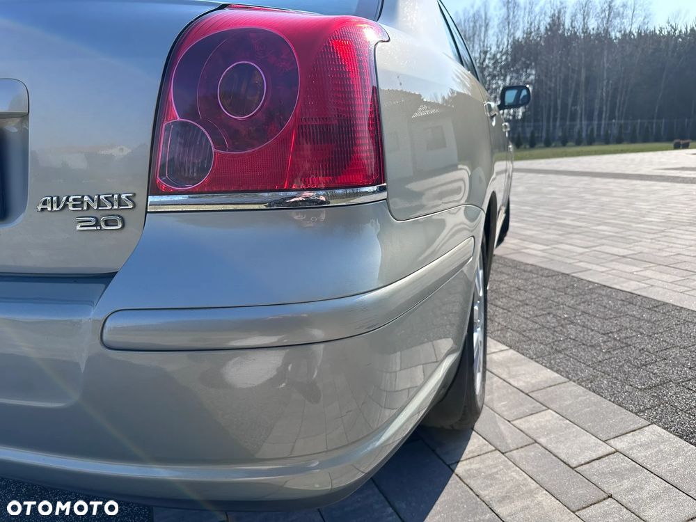 Toyota Avensis 2.0 VVT-i High - 5