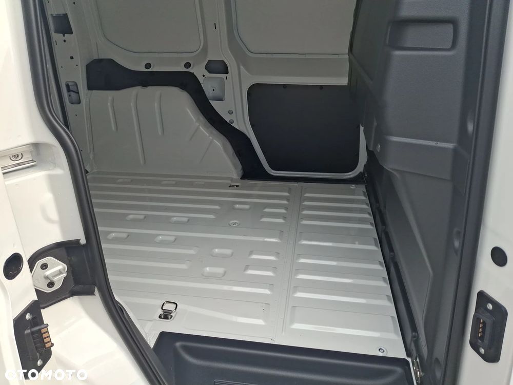 Volkswagen Caddy - 26