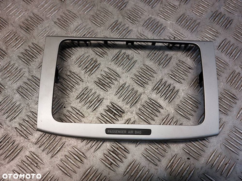 RADIO ODTWARZACZ + RAMKA VOLKSWAGEN PASSAT B6 - 2