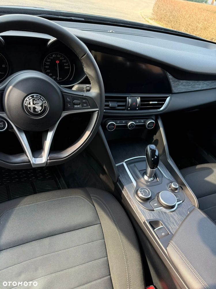 Alfa Romeo Giulia - 23