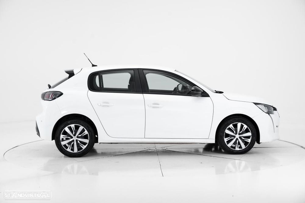 Peugeot 208 - 3
