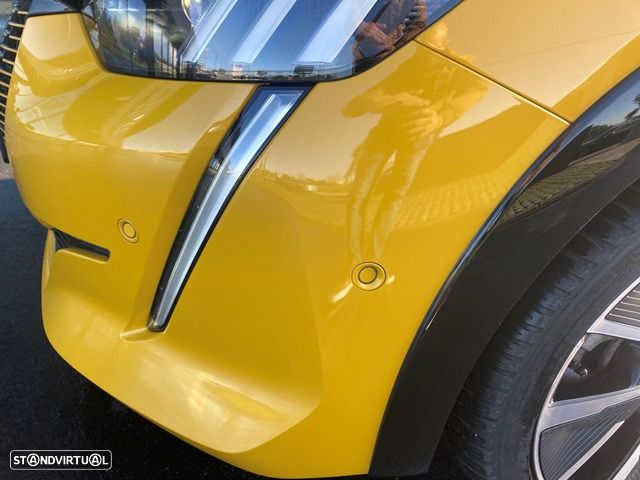 Peugeot e-208 GT+ - 16