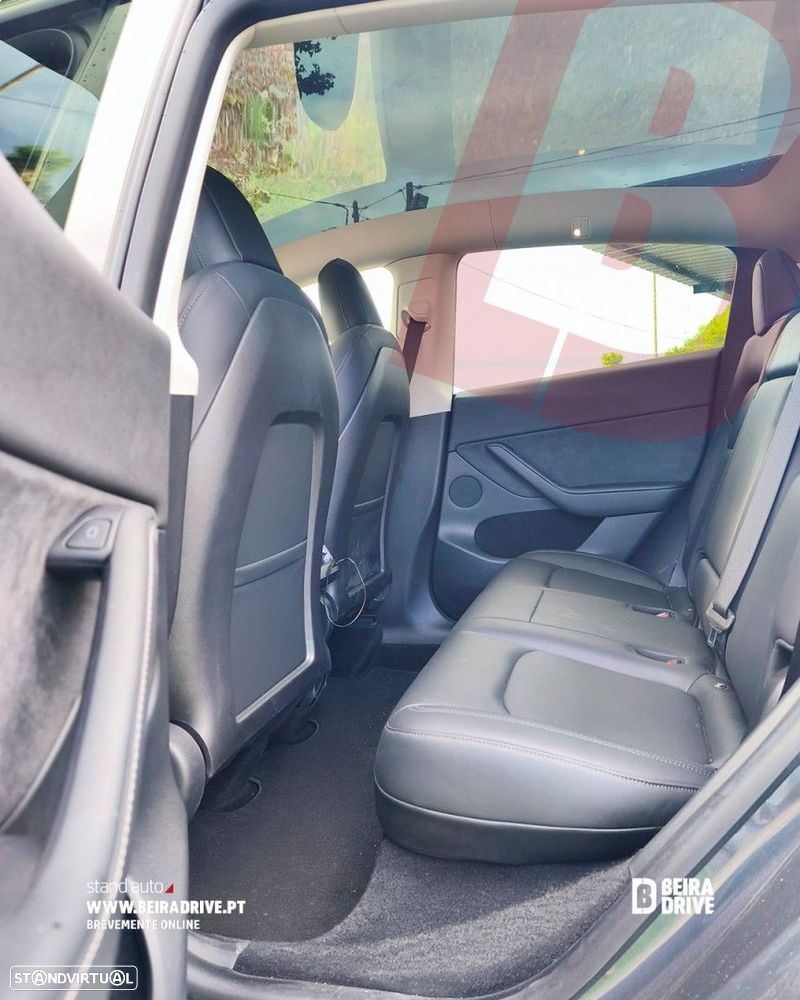 Tesla Model Y Long-Range RWD - 7