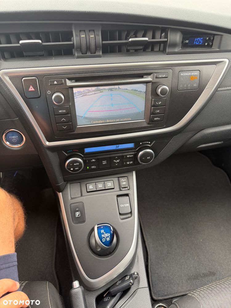 Toyota Auris 1.8 HSD Luna - 13