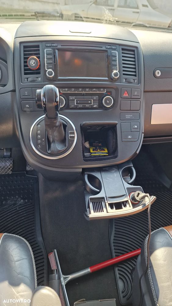 Volkswagen Multivan - 11