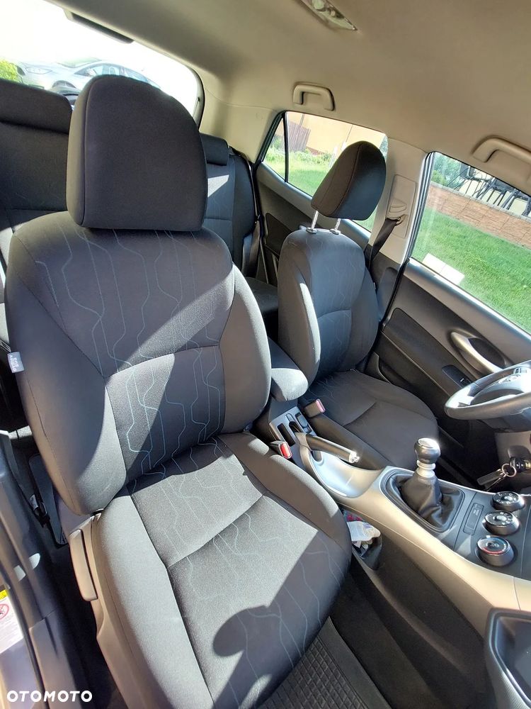 Toyota Auris 1.4 D-4D Terra - 10