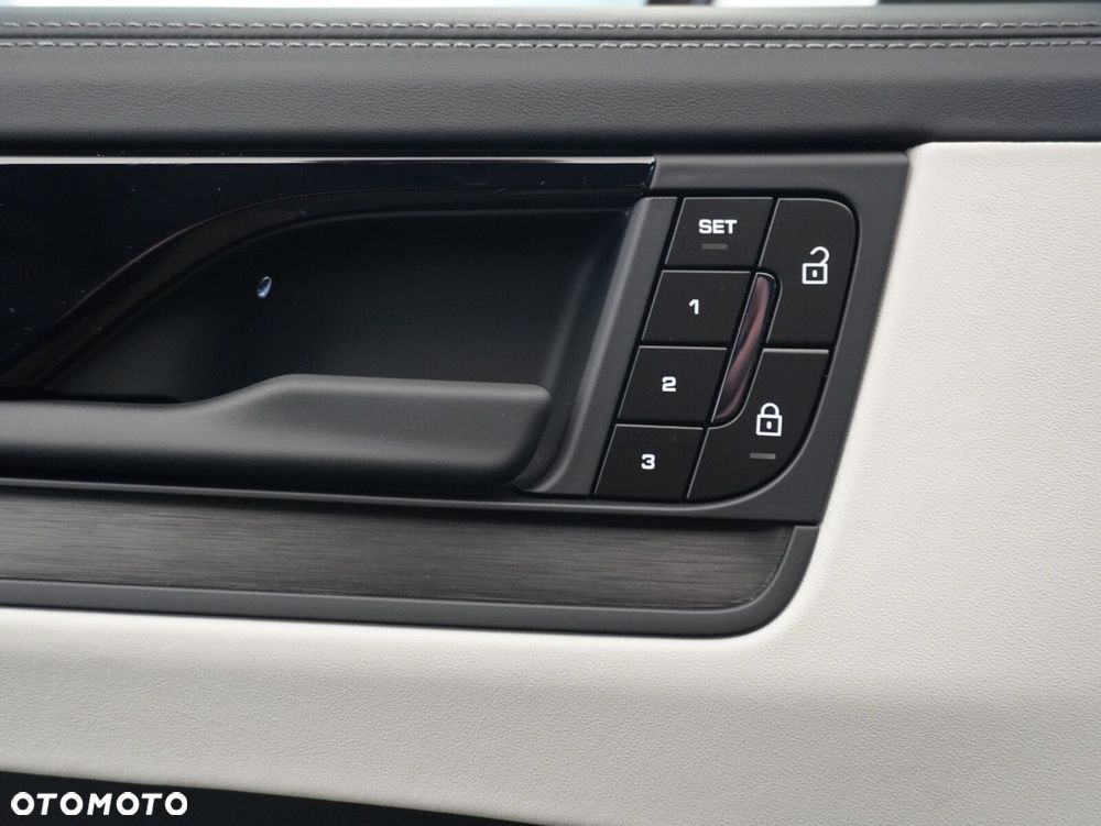 Porsche Cayenne E-Hybrid PHEV Black Edition - 19