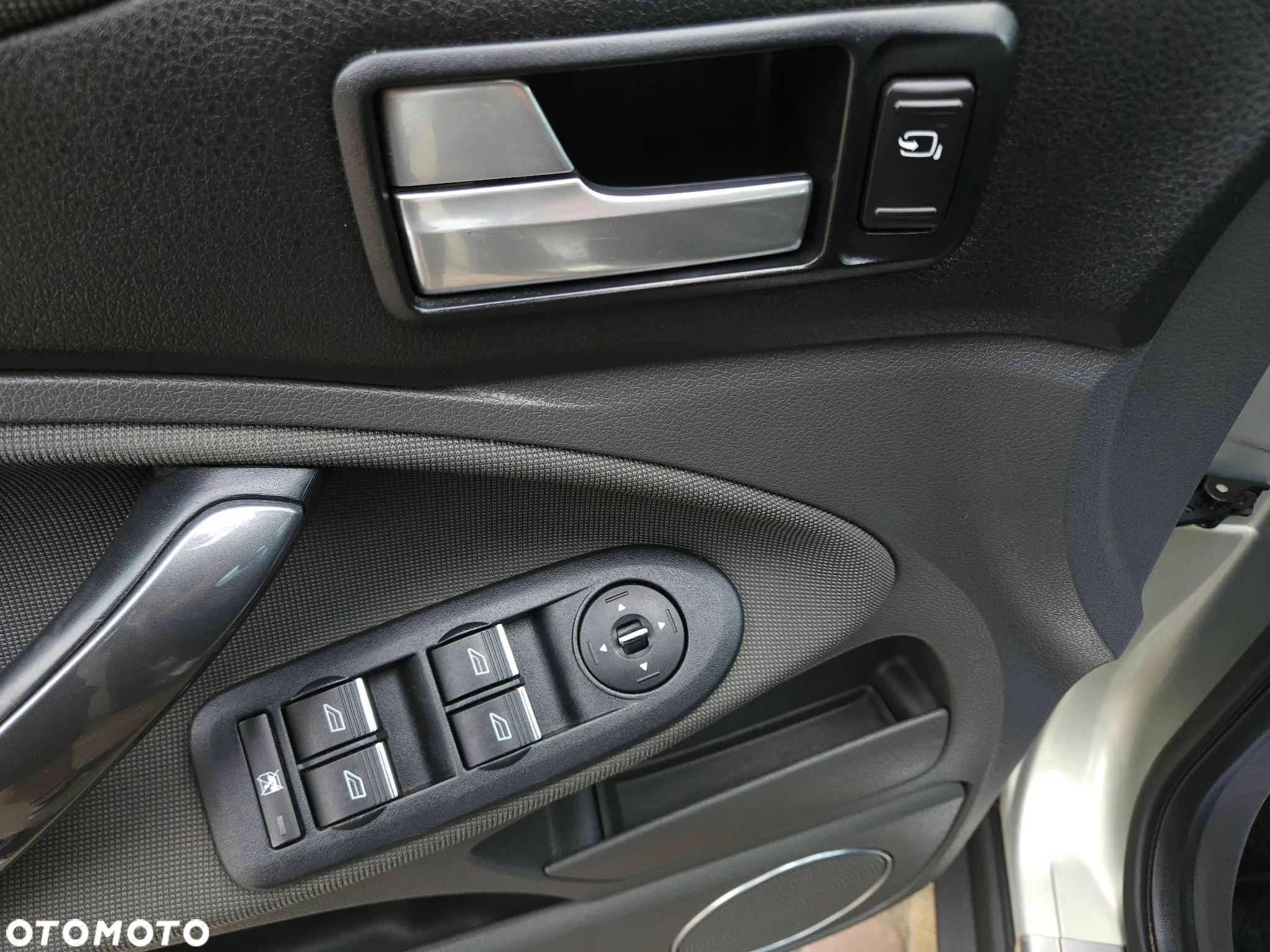 Ford Kuga 2.0 TDCi 4x4 Titanium - 21