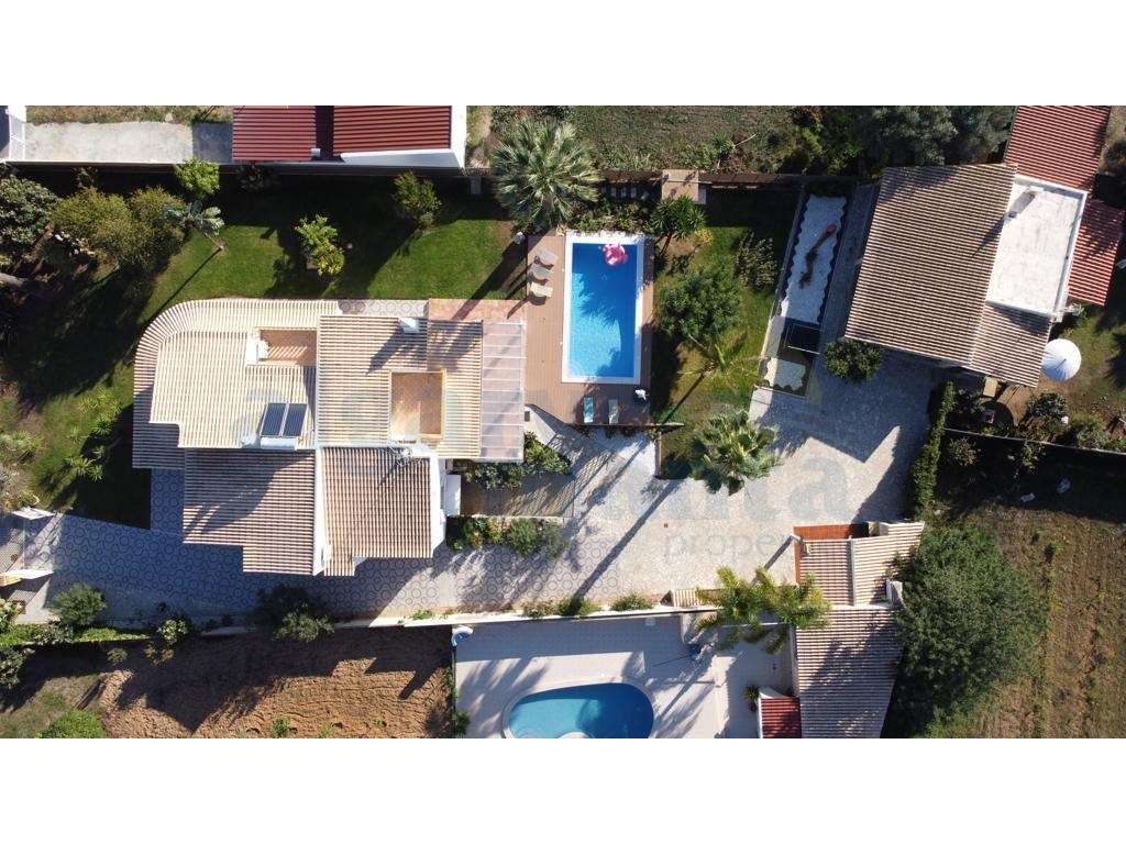 Villa Duartes - Moradia T6 com Piscina e Estacionamento Privados - Grande imagem: 2/24