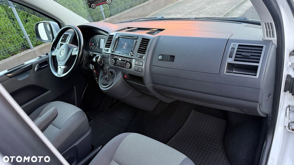 Volkswagen Multivan - 26