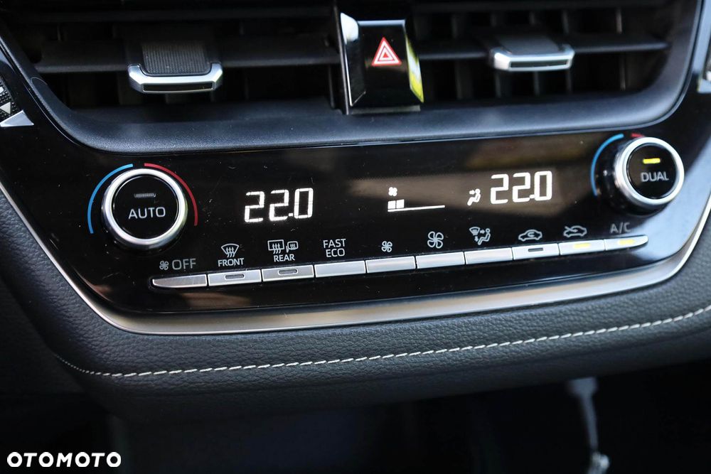 Toyota Corolla 1.8 Hybrid Comfort - 24