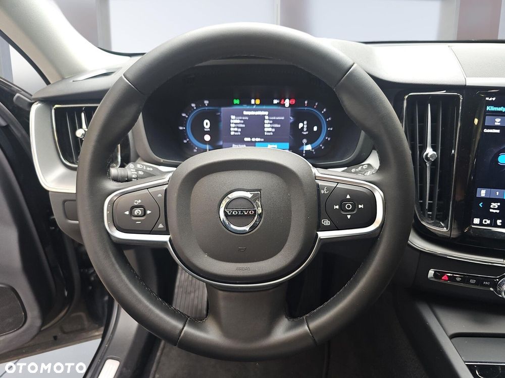 Volvo XC 60 B4 B Essential - 13