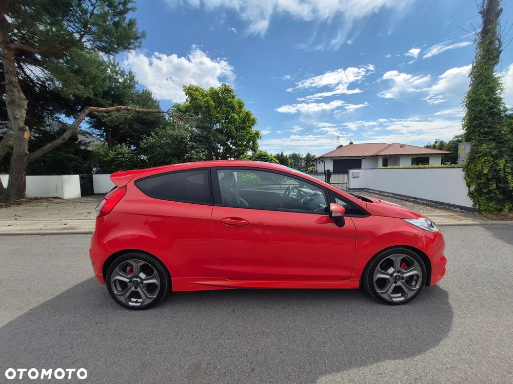 Ford Fiesta 1.6 EcoBoost ST - 4