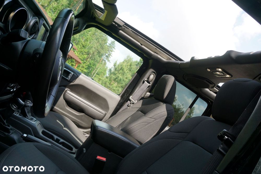Jeep Wrangler - 20