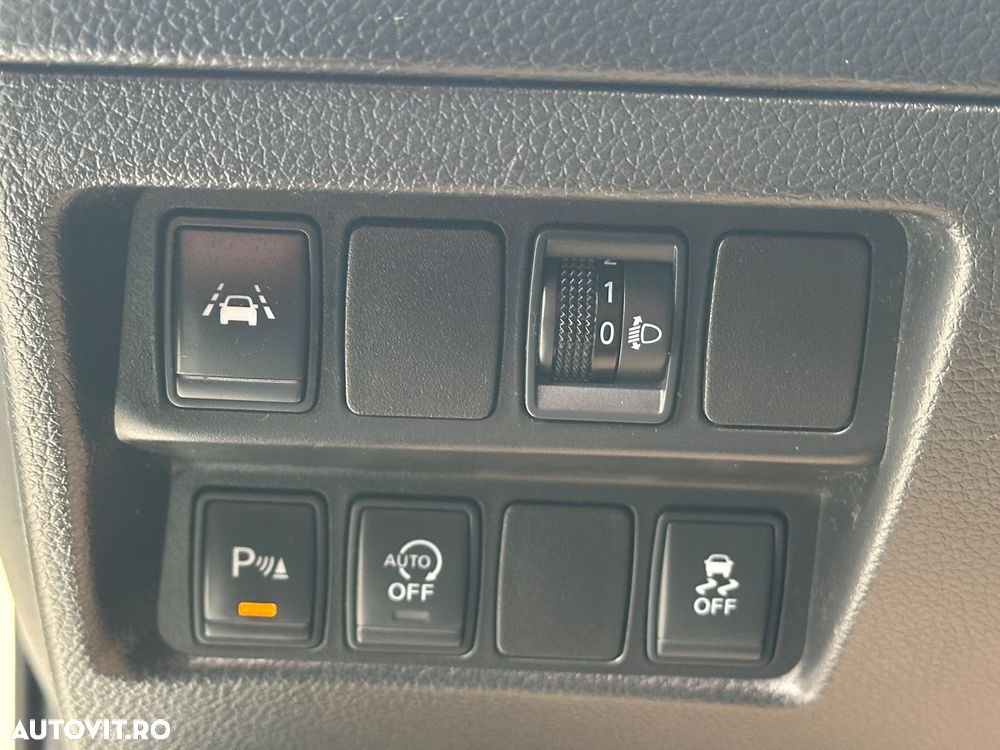 Nissan Qashqai 1.6 DIG-T N-Connecta - 12