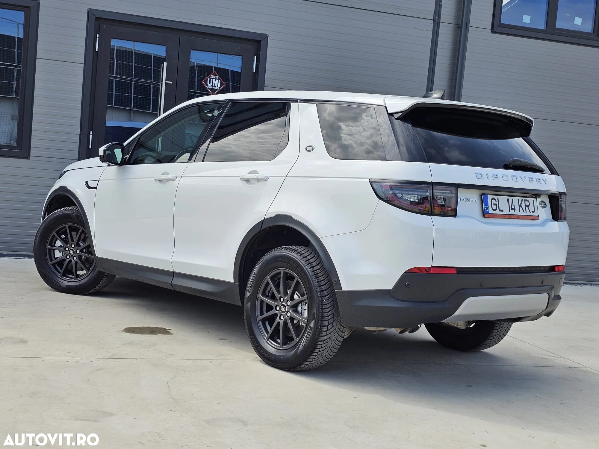 Land Rover Discovery Sport 2.0 D200 MHEV Urban Edition - 2