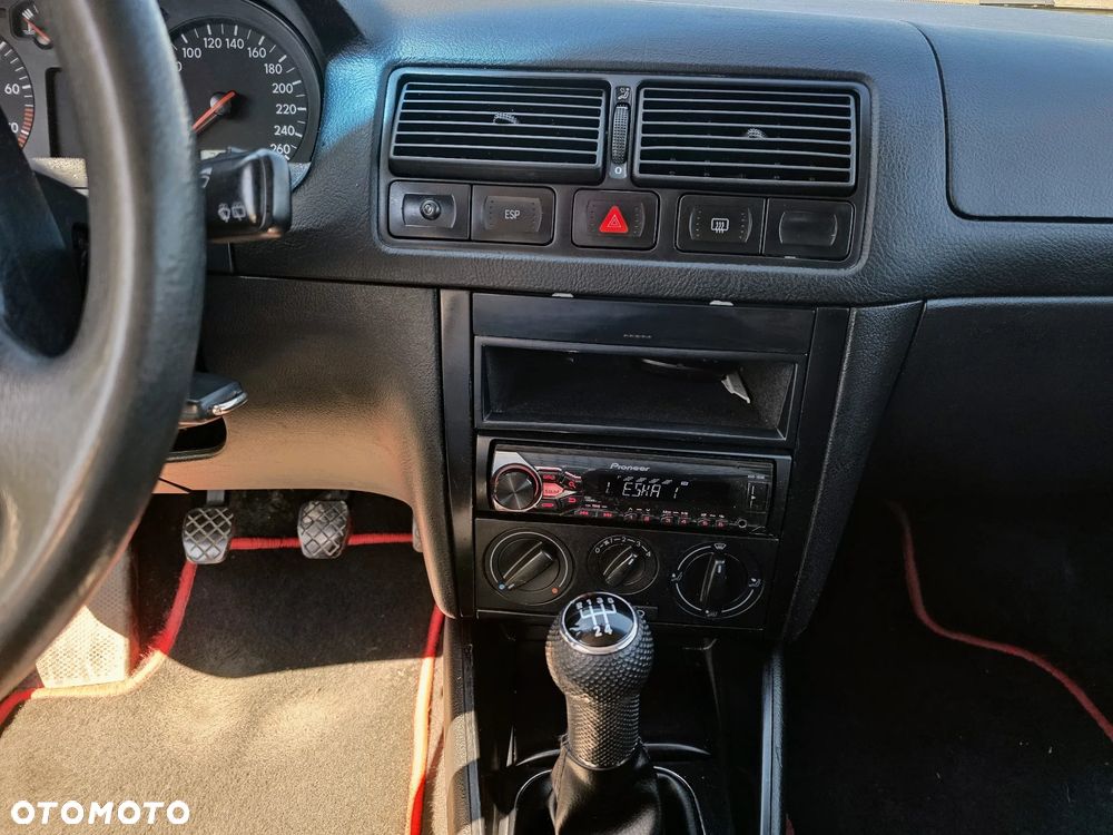 Volkswagen Golf 1.6 Comfortline - 8