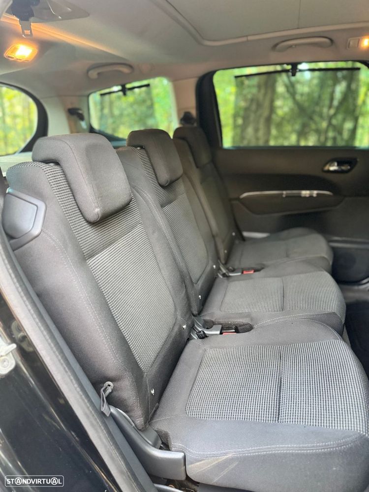 Peugeot 5008 1.6 HDi 7L Allure - 17