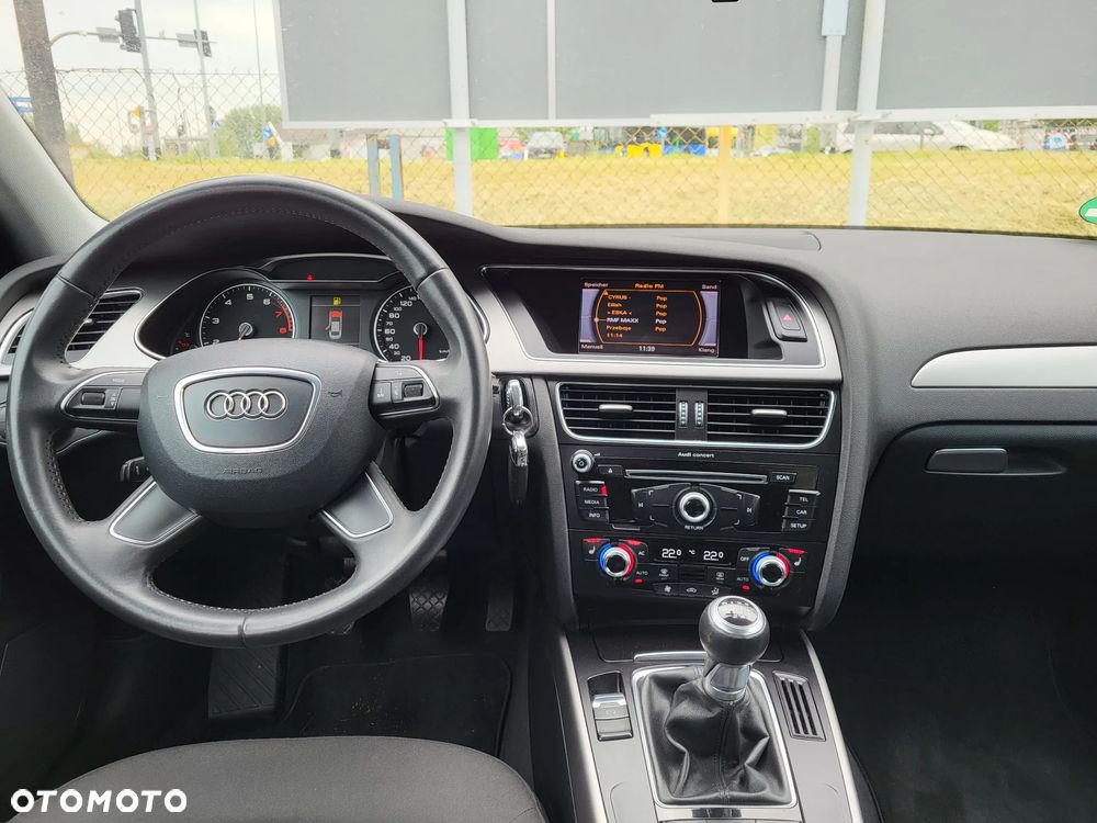 Audi A4 Limousine 1.8 TFSI Ambiente - 19