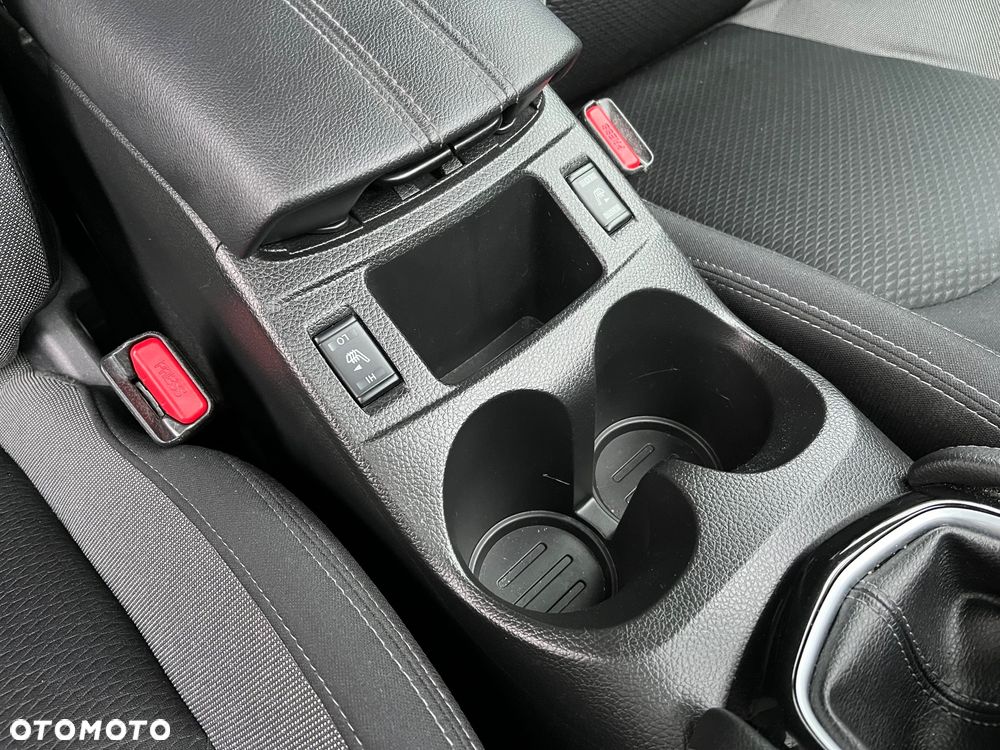 Nissan Qashqai 1.3 DIG-T N-CONNECTA - 18