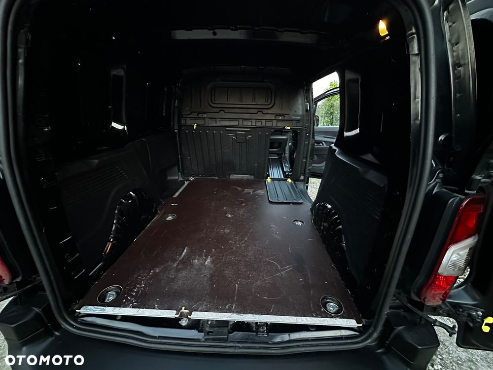 Opel COMBO - 22