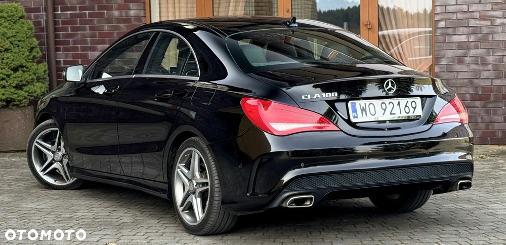 Mercedes-Benz CLA 180 7G-DCT AMG Line - 18