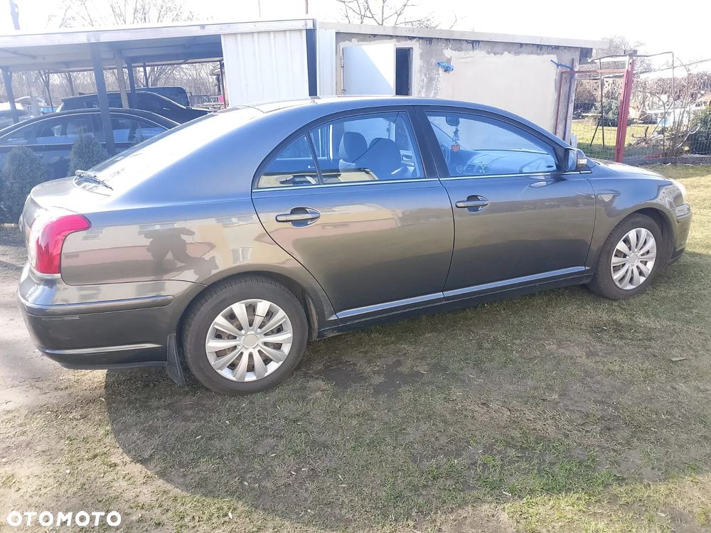 Toyota Avensis 2.0 D-4D Sol - 4