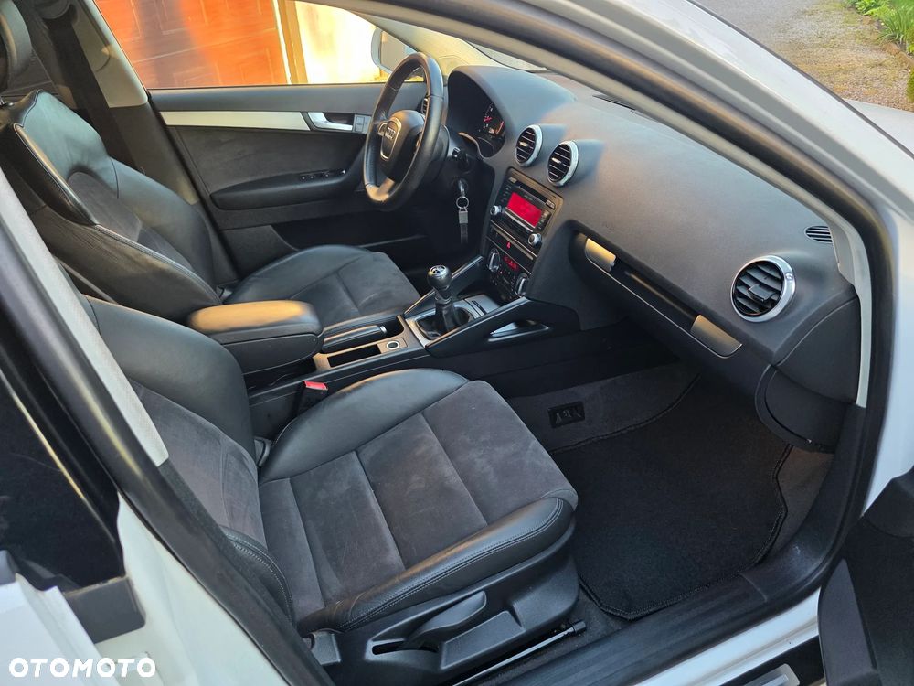 Audi A3 Sportback 1.4 TFSI S line Sportpaket - 8