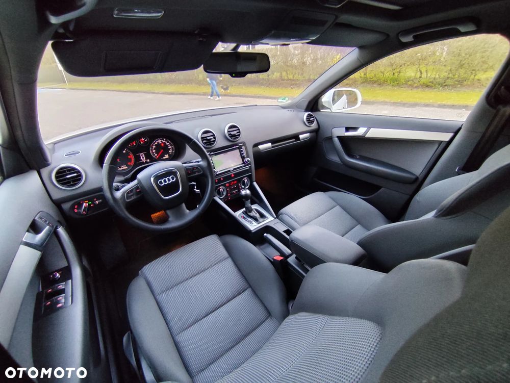 Audi A3 Sportback 2.0 TDI DPF S tronic Ambiente - 23