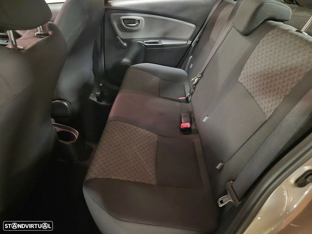 Toyota Yaris 1.0 VVT-i ACtive+AC - 27