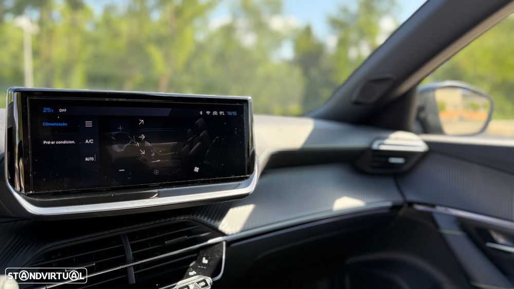 Peugeot e-2008 54 kWh GT - 28