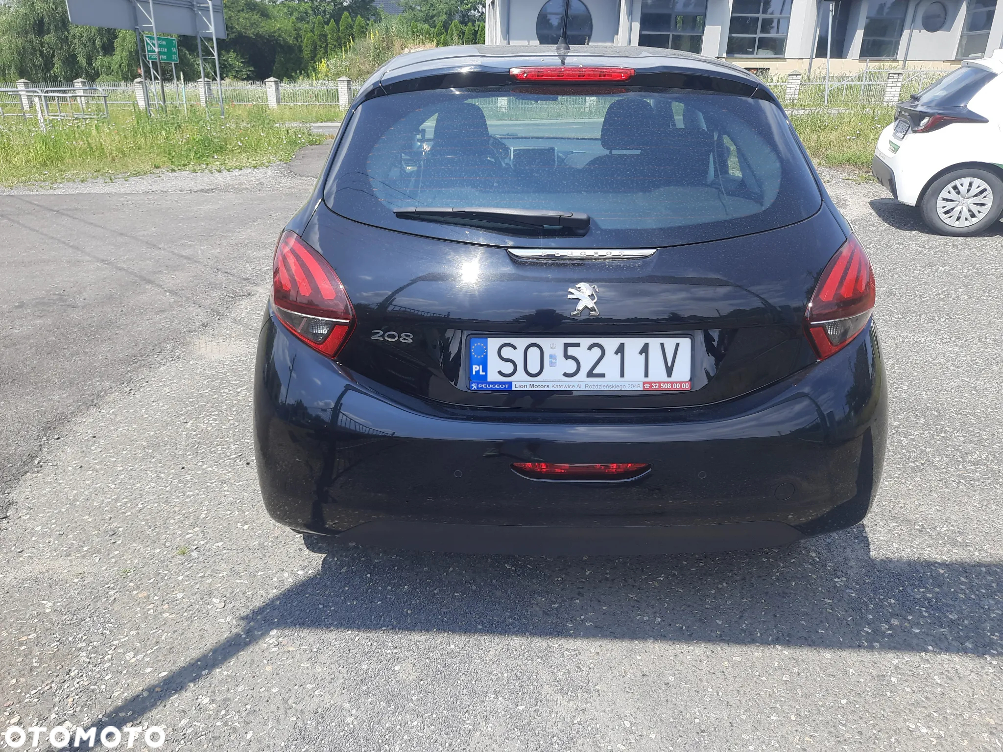 Peugeot 208 1.2 PureTech GPF Signature S&S - 6
