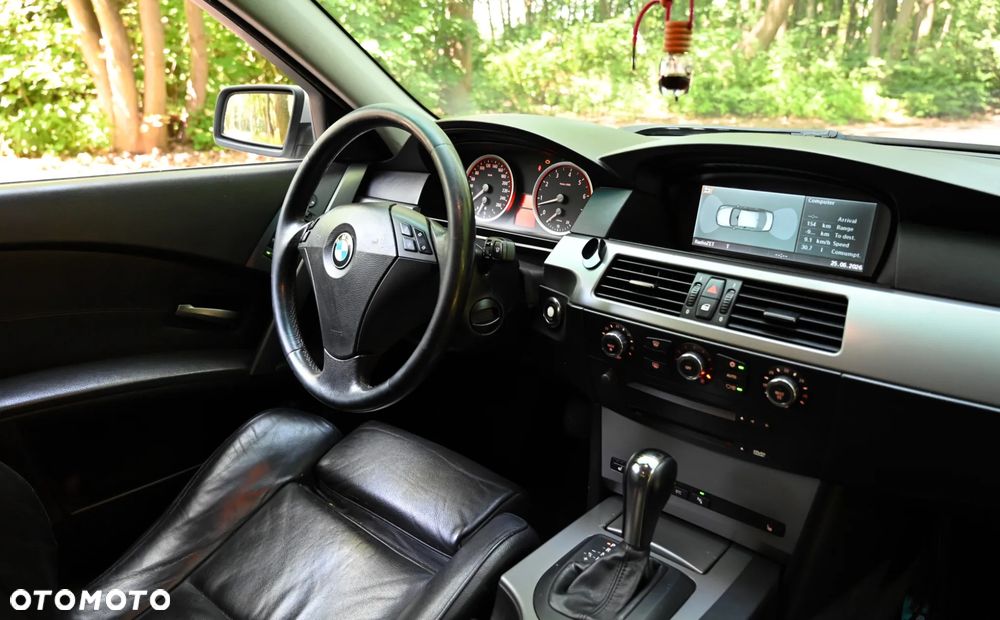 BMW Seria 5 530xi - 28