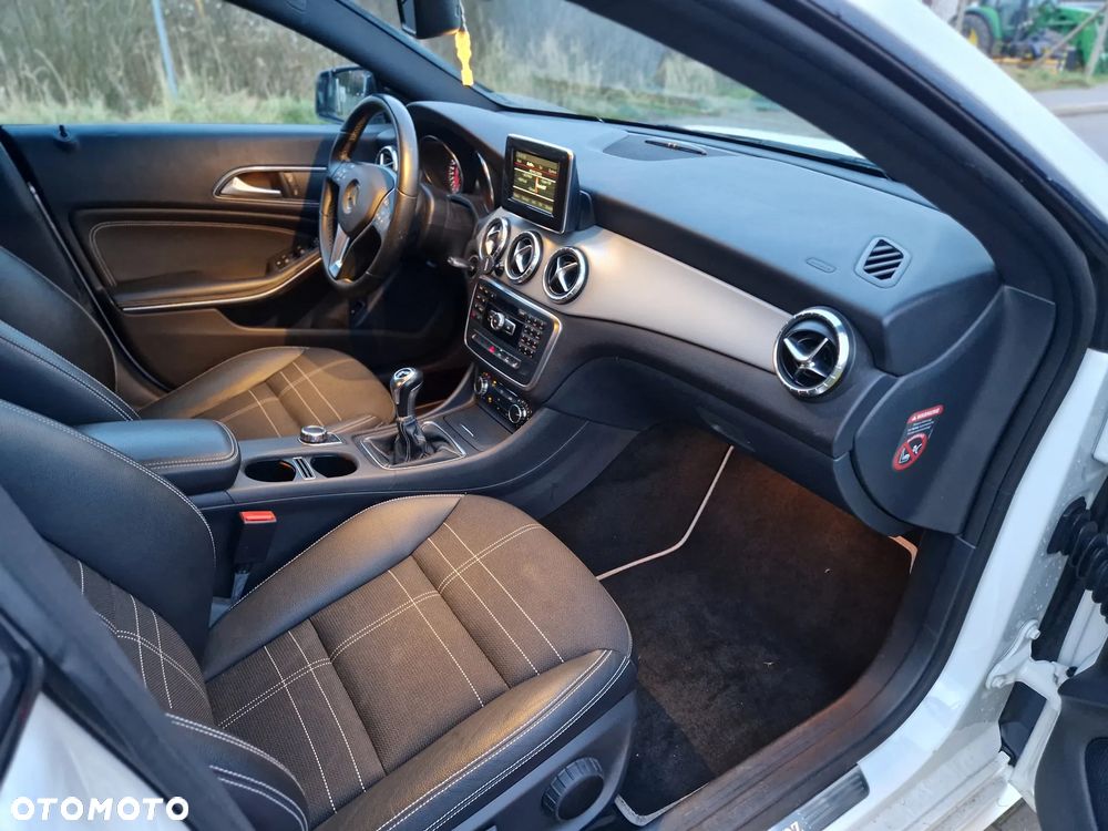 Mercedes-Benz CLA - 22