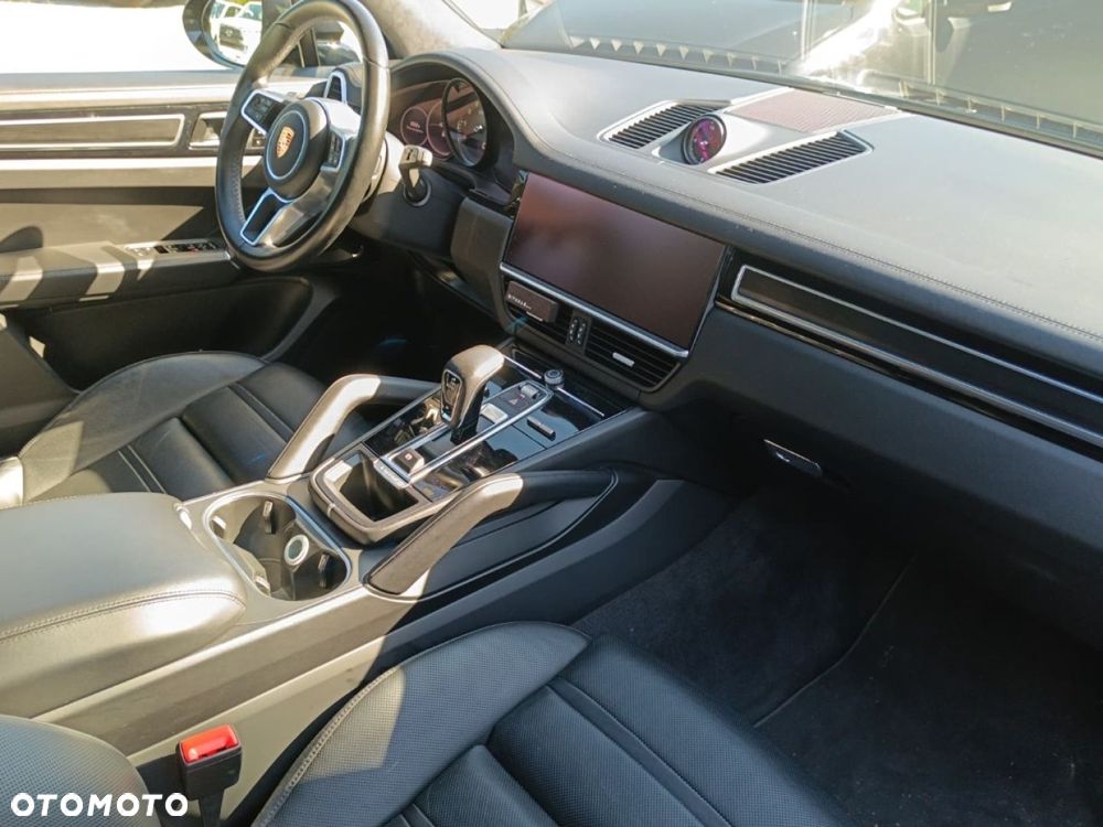 Porsche Cayenne - 27